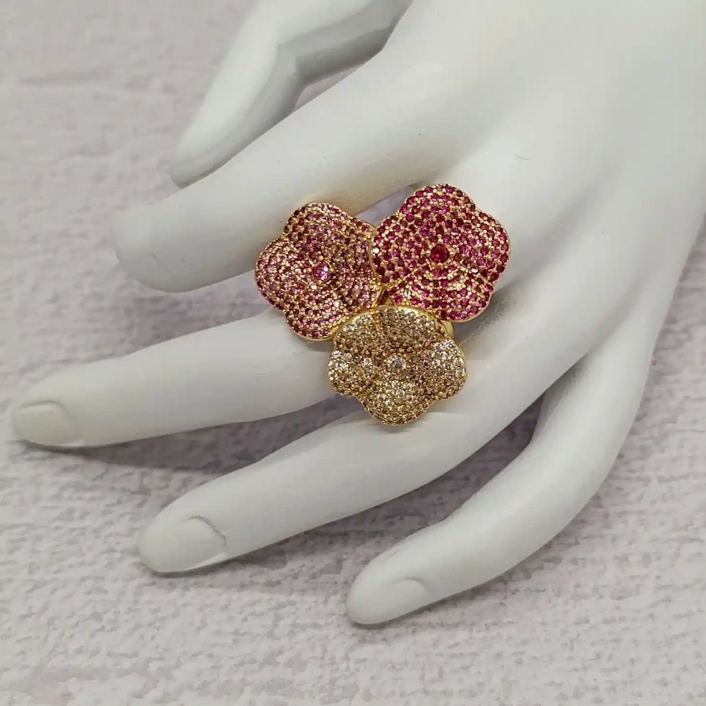 ANILLO DE 3 FLORES CON MICROCIRCONES