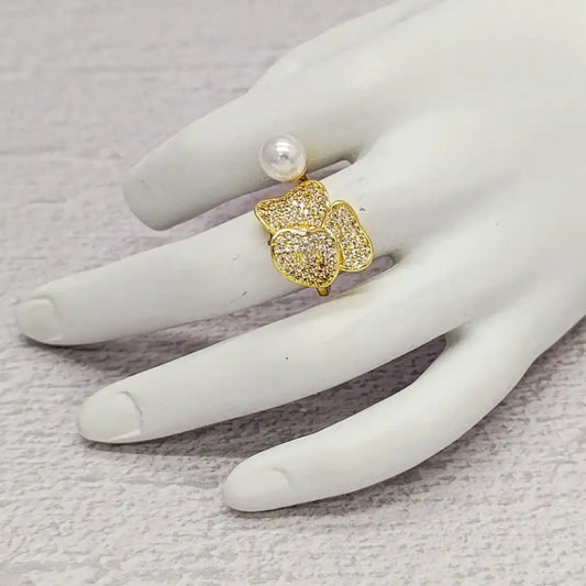 ANILLO CON MICROCIRCONES Y PERLA CULTIVADA