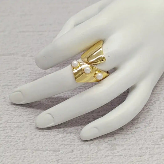 ANILLO LISO CON PERLAS